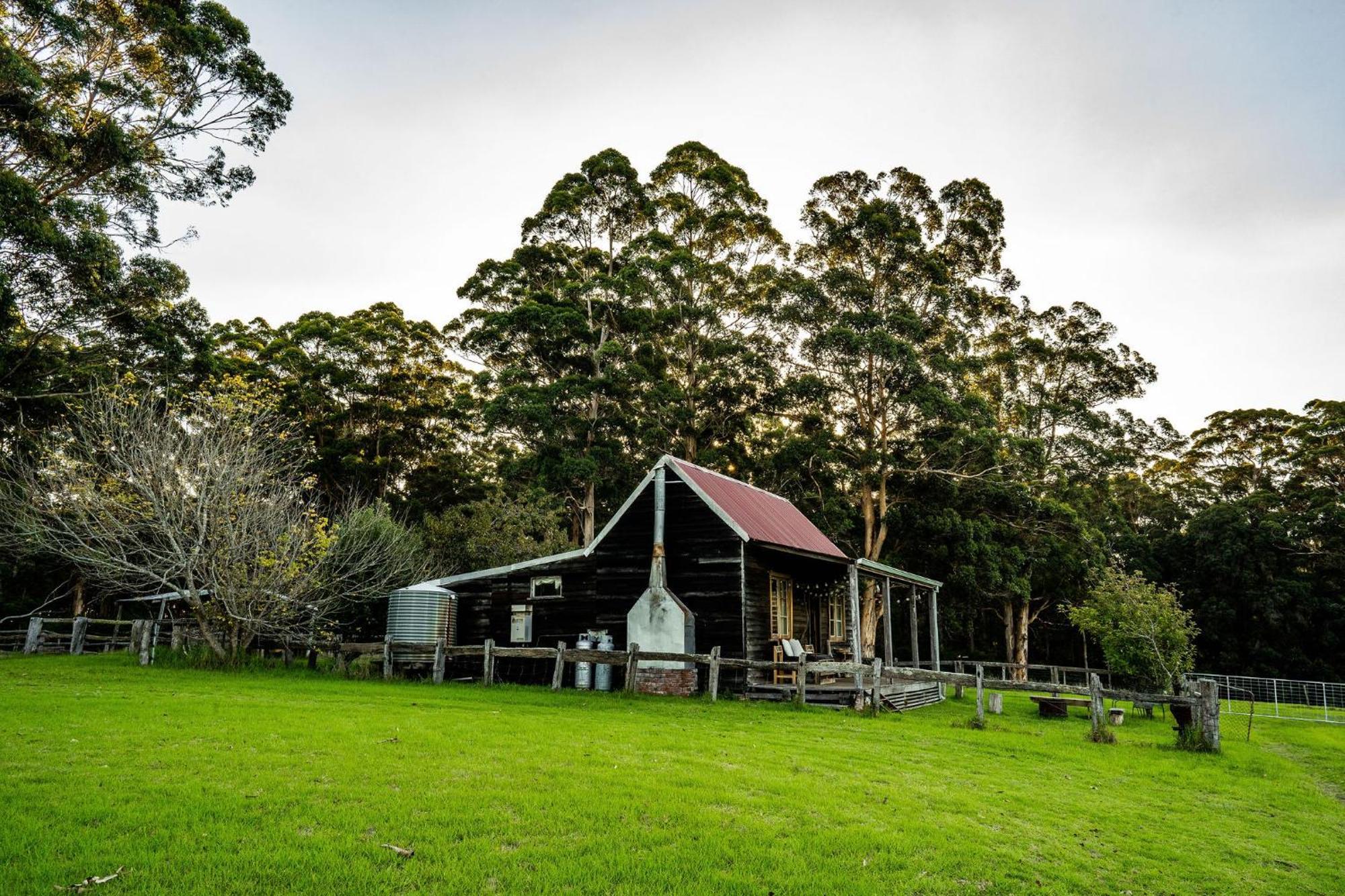 Cosy Farmstay: Green Cabin At Whispering Woods Beedelup Exterior foto